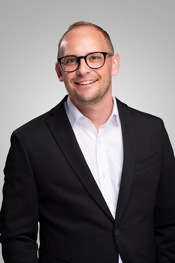 Michal Holzer, Global Services Director