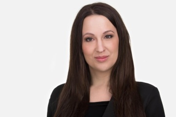 Takáts Petra csoportos személy-biztosítások