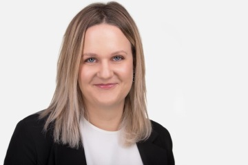 Szántó Takáts Rebeka vezető gépjármű biztosítások